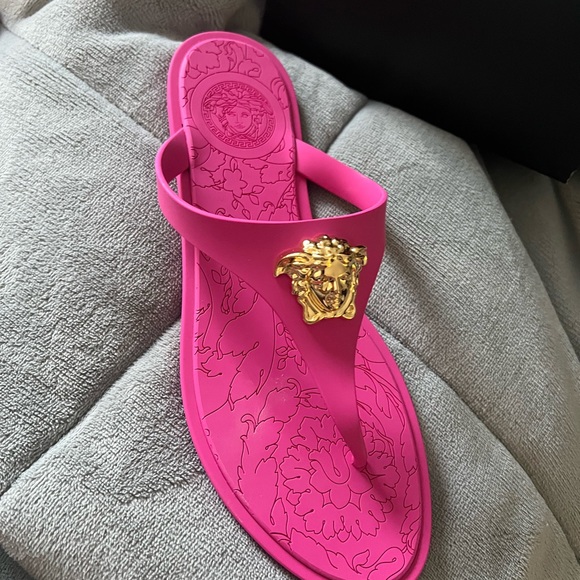 Brand new, never worn. - Picture 1 of 2